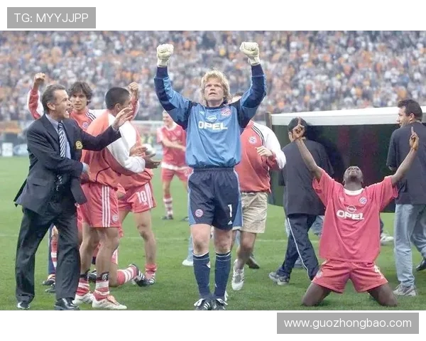 卡恩与贝克汉姆的传奇对决：足球场上的巅峰对抗与荣耀时刻