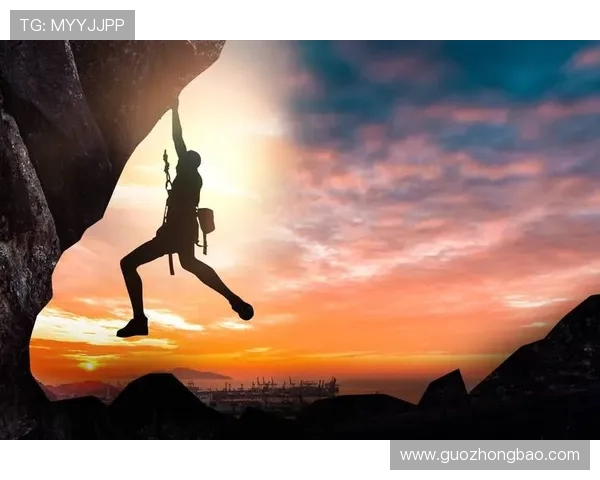 深圳攀岩队防守策略解析与攀岩热点的深度探讨